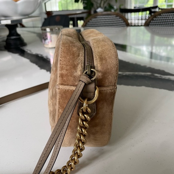 Gucci Velvet Matelasse Small GG Marmont Chain Shoulder Bag Taupe - Picture 5 of 8